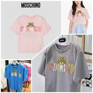 MOSCHINO kids 正品 💥VIP限時優惠💥 2025新款 棉質童裝短袖純棉T恤 熊仔圖案 女裝成人可穿大碼 可以親子裝  各碼只有一批 (官網售約HK2900)👉 粉紅色/灰色/藍色size