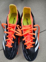 Adidas Predator 足球鞋