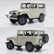 Toyota Landcruiser FJ40 1:18 Diecast Model