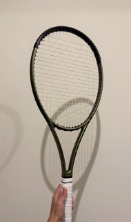 95% New Wilson Blade V8 305g Grip 2 Racket