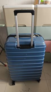 American Tourister 藍色行李箱