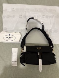 Prada Re-Nylon Explore Shoulder Bag｜新款Prada中號郵差包 郵差袋 相機袋 旅行袋 防水