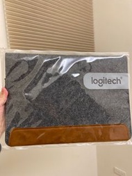 Logitech羅技 皮革棕 多功能 羊毛氈平板鍵盤套