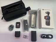 DJI Osmo Pocket 3 Creator Combo, Vlogging 4K/120fps, Accessory Pack Combo