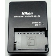 Nikon MH-24 Battery Charger For D3100/3200/5100/5200/7000/7100 ( Used in Good Condition )