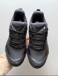 The North Face Offtrail Hike GORE‑TEX 登山鞋 防水 宇宙黑 男款 (35‑46碼)