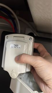 Schneider 電源插座