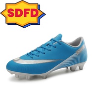 SDFD รองเท้าฟุตบอลชายใหม่ AG spikes กีฬากลางแจ้ง spikes CR7 รองเท้าฟุตซอลต่ำ