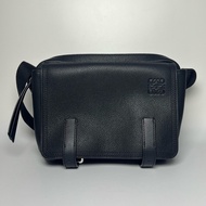 Loewe 羅意威 黑色單肩郵差包