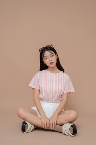 Wclothes Horizon Top เสื้อแขนสั้น ทรงครอป จั๊มเอว แต่งกระดุมหลัง ผ้าคอตตอนริ้ว มีซับในช่วงตัว ใส่สบา