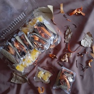 WEDANG UWUH ISI 10 BUNGKUS UWOH REMPAH JAHE SECANG EMPON EMPON KHAS JOGJA ORIGINAL KOMPLIT GULA BATU