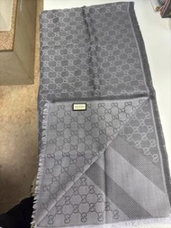 Gucci 頸巾