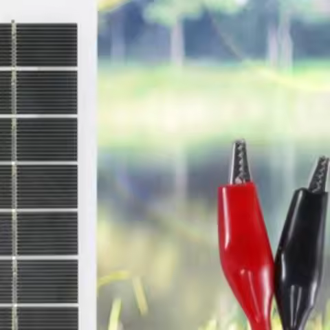 10W Solar Battery Charger with Carabiner 12V Solar Power Bank Polysilicon Solar Power Charger Portab
