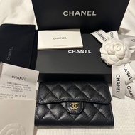 全新 CHANEL 香奈兒 經典 黑色 黑金 中夾 短夾 皮夾 錢包 三折 正品 全配 防刮 牛皮 荔枝紋 荔枝皮 真品 2023/3月 日本專櫃購入 有購買證明正本 ❤️高價商品 限台北面交❤️