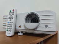 🕹️【頂級電競影院】🎮 ViewSonic PX701-4K 投影機｜超低 4.2ms 延遲｜3200 流明 開着燈或者朝早都玩到｜保養極佳 真4K 二手市場性價比極高的 4K 入門機王，特別適合想兼