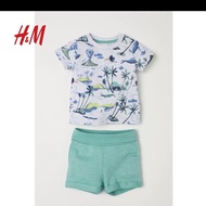 Authentic Hm set size 2-4m.