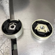 1K0199867Q 1K0199868Q AUDI VW VOLKSWAGEN 1 SET SUBFRAME INSERT MOUNTING BONDED BUSH A3 Q3 TT GOLF JE