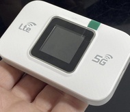 Wi-Fi SIM card router 無線移動 WiFi pro 4G LTE  Mobile.旅行必備
#這款無線移動 WiFi Pro 路由器支援LTE CAT6，具有4G功能。它配備300