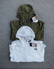全新The North Face 薄款皮膚風衣