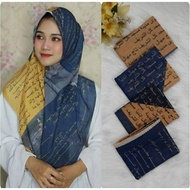 kerudung segiempat voal motif koran arab standar