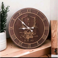 Personalised Wooden Wall Clock Wedding Gift / Jam Dinding Kayu Hadiah Perkahwinan Kotak