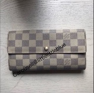 LV白色長銀包 70%new 100%real