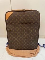 LV Pegase 45 rolling luggage （LV 18吋行李箱）