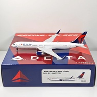 PandaModel 1: 400 PandaModel B767-300 N171DZ Normandy Landing 80 Years