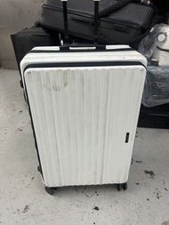 二手系列： Elle 30 吋前開蓋可擴展行李箱； Elle 30 inch expandable luggage 78 x 50 x 30cm （+ 5cm）
