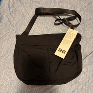 🌟全新未用過🌟Uniqlo C 男女通用 可收納斜背包 484086 方便 單肩斜孭袋 黑色