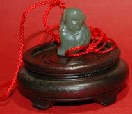 賣俾有緣人！！現平賣 HK$ 2,800 。懷舊和田 青碧玉石，刻有 齊天大聖 猴子