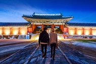 Seoul Night Tour : Changgyeonggung, Gwangjang Market , Naksan Park