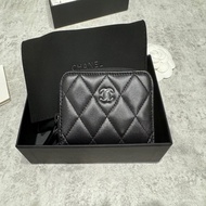 Chanel 香奈兒so black小羊皮拉鍊三層卡包