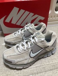 Nike Air Zoom Vomero 5 淺卡其灰白