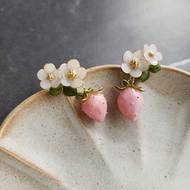 淡雪 • 草莓 - 手工樹脂耳環 禮物