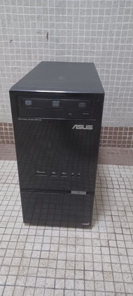電腦主機