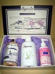 【全新】艾貝歐 Aperio Natural 禮盒組 (花果精靈滋潤沐浴精+純淨果漾保濕洗髮精+高感度髮絲水亮乳液)(共3大罐)