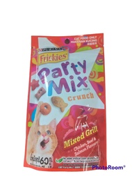 Friskies Party Mix ขนมแมวแสนอร่อย (1 ถุง)