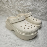 [พร้อมส่งจากไทย]รองเท้าลำลองผู้หญิงละผู้ช่าย รุ่นออกมาใหม่กำลังฮิต CROCS Classic Mega Crush Clogแท้