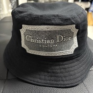 Dior 刺繡方牌漁夫帽