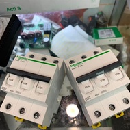 Mcb ik60n 3p 32a 6ka schneider