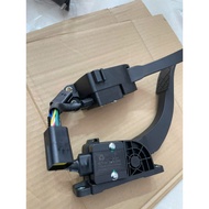 Accelerator pedal (with sensor) THACO FORLAND-FD345 E4/FD350 E4/FD500.E4