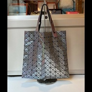Issey Miyake BAOBAO 閃彩灰格托特包 10×10（小格）