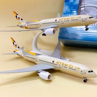 United Arab Emirates "Etihad Airways" Boeing 787 Dreamliner 1:400 Scale | Display Airplane Model