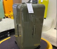 rimowa essential trunk plus size 33"