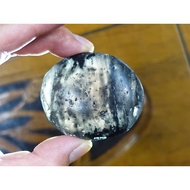 § Energy Ore § Indonesia Meteorite River Rolling Stone Polished Agni Manitite Volcanic Glass 102g-4 