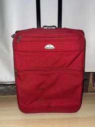 SAMSONITE Red Fabric Cabin Size Luggage, Pre-owned. SAMSONITE 紅色織品登機行李箱，二手。