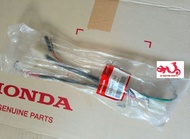 สายไฟขั้วแบต Honda Wave เวฟ100S Ubox ปี 2005 รุ่นสตาร์ทมือ อะไหล่แท้ศูนย์ รหัสอะไหล่ 32103-KTL-760