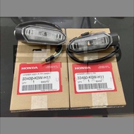 Front Turn Signal Left-Right ADV150 (33450-K0W-H11/33400-K0W-H11) Genuine Honda From The Center Set 