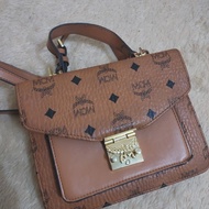 mcm bag / mcm original / mcm slingbag / preloved mcm